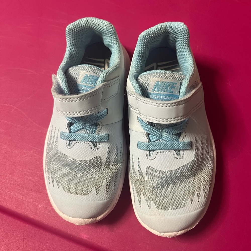 Nike Blue Sneakers with Comfort and Style